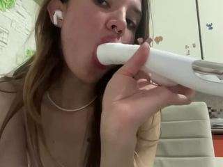 fayeschoenhals Live Webcam on CamSoda