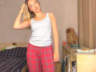 leonardapiertraccini Live Webcam on CamSoda