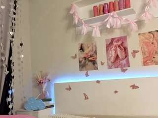 milly-jade webcam model