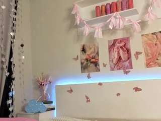milly-jade webcam model