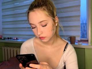 Live webcam model savannaizzi on Soda Cams