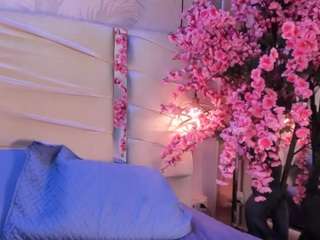 tyna01 Live Webcam on CamSoda