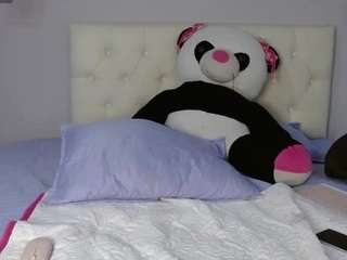 velvetrosss's CamSoda show and profile