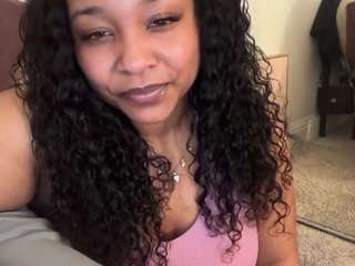 yourmamisilkx webcam