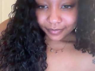 yourmamisilkx webcam