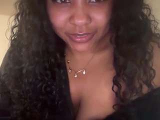 yourmamisilkx webcam