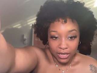 yourmamisilkx Live Webcam on CamSoda