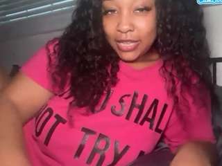 yourmamisilkx's CamSoda show and profile