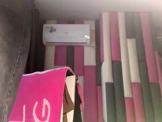 Live webcam model jodeebarbini on Soda Cams