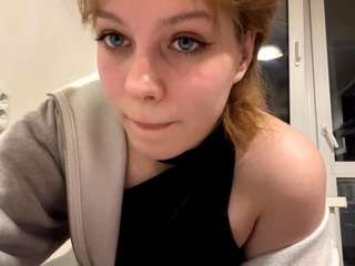 Live webcam model kandravoorhis on Soda Cams