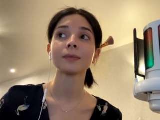 lynellearmwood Live Webcam on CamSoda