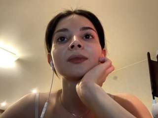 Live webcam model lynellearmwood on Soda Cams