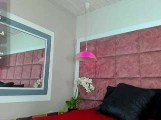 mxli-divine Live Webcam on CamSoda