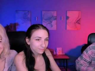 Live webcam model sabrina-mooore on Soda Cams