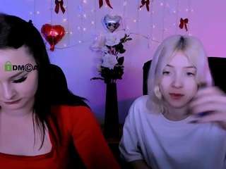 sabrina-mooore's CamSoda show and profile