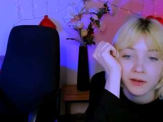 sabrina-mooore's CamSoda show and profile