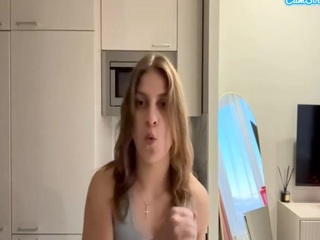 zanaroskos's CamSoda show and profile