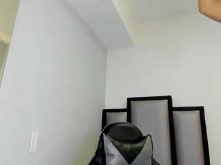 le modèle dulce-34 est en webcam porno dans un show sur le site camsoda, il possède les tags suivants: black hair,public,young adult,teen 18,tattoos,squirter,skinny,brown eyes,shaved pussy,no smoking,fingers,feet,facial piercings,drinking,deepthroat,cum on pussy,big ass,hd,petite,small tits