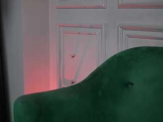 naomiamora live cam profile