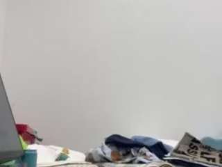 p3achypie Live Webcam on CamSoda