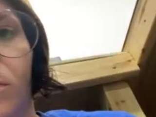 Live webcam model p3achypie on Soda Cams