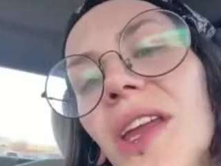 Live webcam model p3achypie on Soda Cams