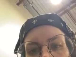 Live webcam model p3achypie on Soda Cams