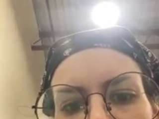 Live webcam model p3achypie on Soda Cams