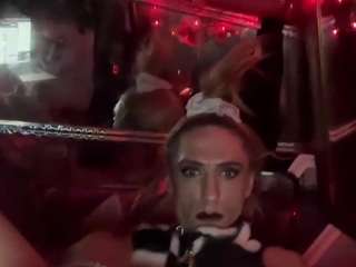 skinnybl0nde webcam model