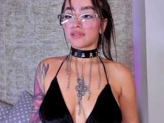 sophi-karter's CamSoda show and profile