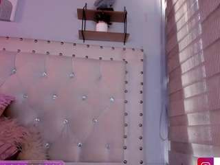 ateneaklett1 live webcam show