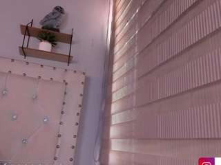 ateneaklett1 live webcam show