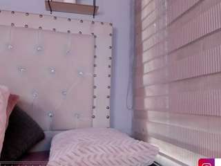 ateneaklett1 live webcam show