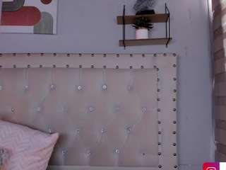 ateneaklett1 live webcam show