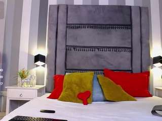 Julianewell live cam preview