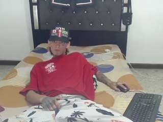 maxx-bigcock06 Live Webcam on CamSoda