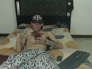 maxx-bigcock06 webcam