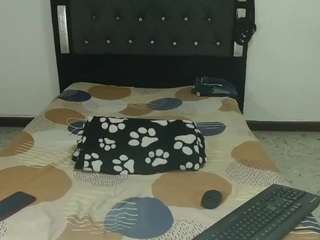 maxx-bigcock06 webcam