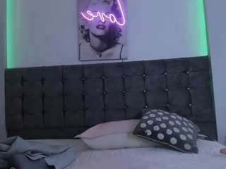 le modèle nahia-baker est en webcam porno dans un show sur le site camsoda, il possède les tags suivants: ass clapping,brown eyes,deepthroat,facial piercings,foot fetish,no drinking,no smoking,orgasm,red hair,tattoos,tittyfuck,big tits,curvy,hd