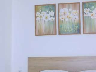 pinkyblooom Live Webcam on CamSoda