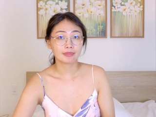 Live webcam model pinkyblooom on Soda Cams