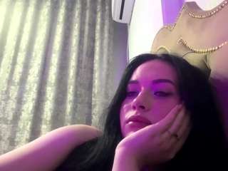 le modèle twannasoucier est en webcam porno dans un show sur le site camsoda, il possède les tags suivants: amateur,nature,teen (18+),tease,spank,sexy,raven hair,no smoking,ass,no drinking,natural,lingerie,green eyes,feet,dirty talk,cock rating,bedroom,athletic,college,curvy