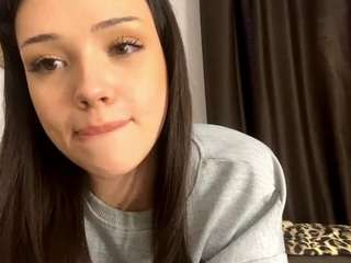 Live webcam model carminabaruffa on Soda Cams