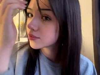 Live webcam model carminabaruffa on Soda Cams