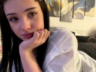 le modèle carminabaruffa est en webcam porno dans un show sur le site camsoda, il possède les tags suivants: ahegao,smoking,natural,no smoking,normal,orgasm,pov,pussy,sexy,skinny,spank,ass,strip,striptease,tease,teen 18,threesome,twerk,upskirt,yoga