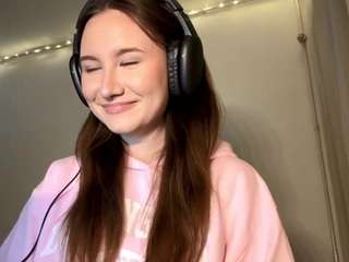 Live webcam model laurynvial on Soda Cams