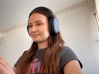 Live webcam model laurynvial on Soda Cams