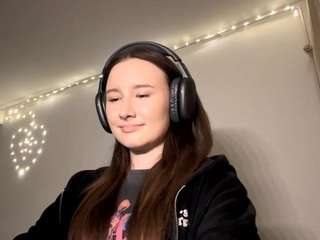 Live webcam model laurynvial on Soda Cams