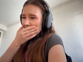 Live webcam model laurynvial on Soda Cams