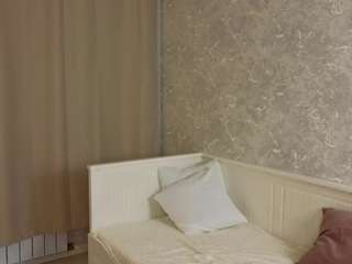 Live webcam model rosyevitt on Soda Cams